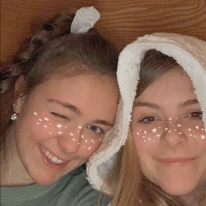 Meet your Posher, Madeline